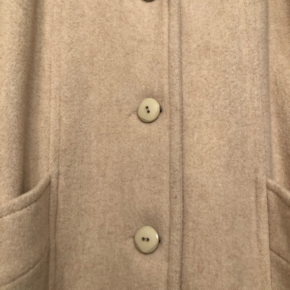 Tan coat - Picture 3 of 6